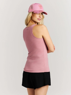 7---16651011_730_model_back-half_01