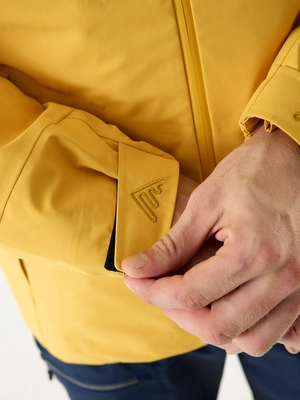 5----CORTAZU_Mountain_Hardshell_Jacket_10M_Goldenglow_Men_17