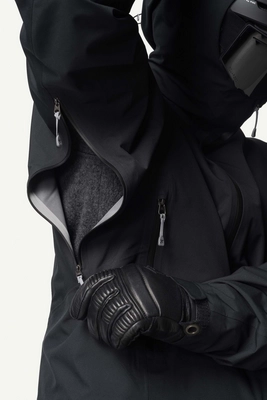2---Ride-Jacket_True-Black_810030_900_D_9935_c_low