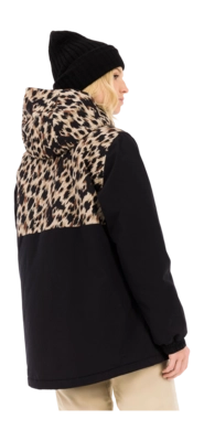 8---65652019_290_model_back-half_01