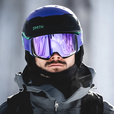 9---4d-mag-goggles_emeraldCity-cpEverydayVioletMirror_lifestyle04