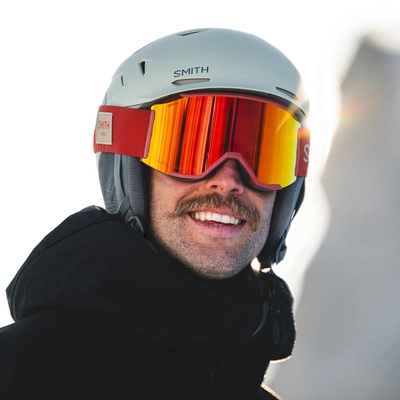 7---squad-mag-goggles_ironwood-cpEverydayRedMirror_lifestyle01
