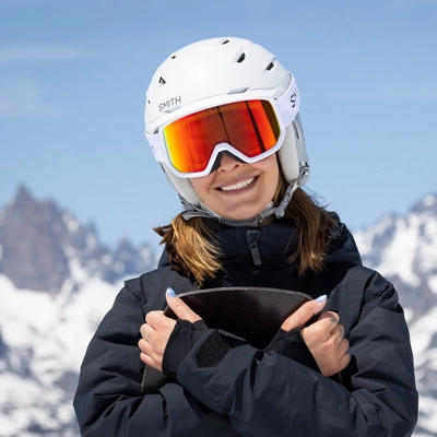 7---transfer-goggles_white-redSolXMirror_lifestyle01