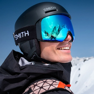 method-pro-helmet_matteBlack_lifestyle01