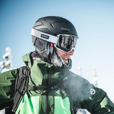 vantage2-mips-helmet_matteBlack_lifestyle01