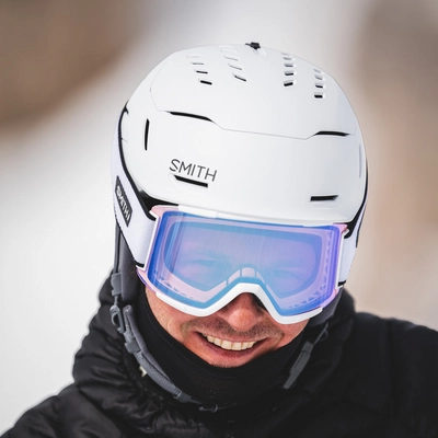 vantage2-mips-helmet_matteWhite_lifestyle04