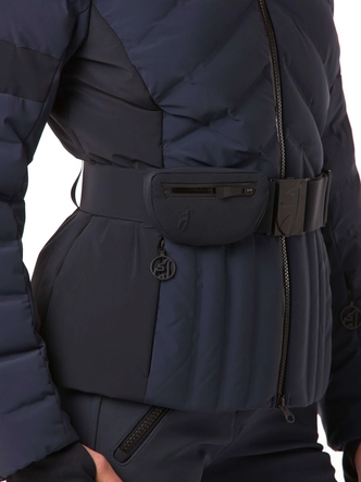 5---toni-sailer-women-ski-jacket-emmy-midnight-model_Tasche