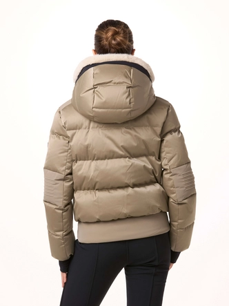 9---toni-sailer-women-ski-jacket-sasha-habitat-model-back