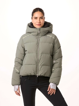 5---toni-sailer-women-ski-jacket-swalina-mineral-green-model-front