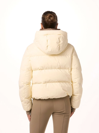7---toni-sailer-women-ski-jacket-swalina-vanilla-glow-model-back
