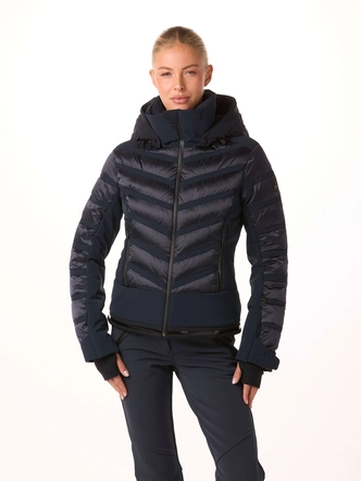 5---toni-sailer-women-ski-jacket-swinta-splendid-midnight-model-front
