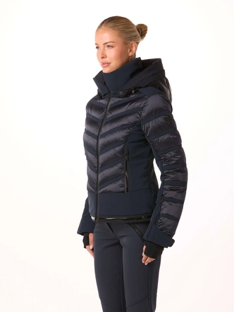 6---toni-sailer-women-ski-jacket-swinta-splendid-midnight-model-side