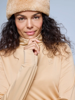5---Poederbaas_Arctic_Pully_Women_2.0_PB010712_254_Warm_Sand_07
