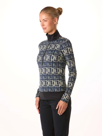 4---toni-sailer-women-ski-first-layer-wieka-print-midnight-model-side