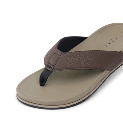 5---CJ6994_CUSHION_BONZER_CHOCOLATE_TAN_DTL1