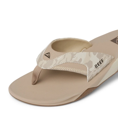 6---CJ7610_FANNING_SAND_CAMO_DTL1_WB