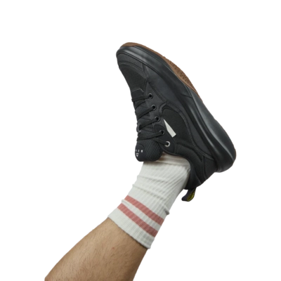 9---CJ7993_FANNING_BLACK_SILVER_ONBODY_TOEUP_3-1200x1200-28e5ebb