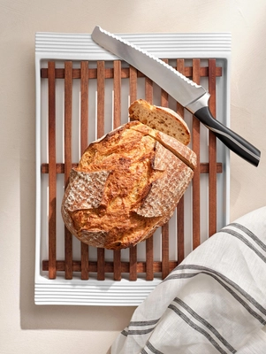 3---KitchenArt-brotschneidebrett-white-topview