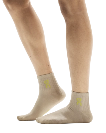 4---2UF10523890-logo_sock_mid_3p-fw25-desert_wash-u-4x5-tr-g2
