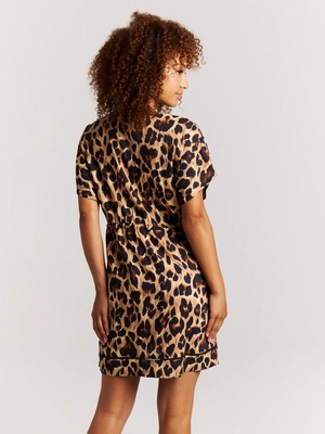 18661000_808_model_back-half_01