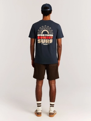 9---17761013_906_model_back-full_01