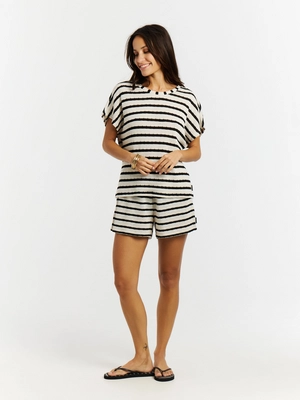 4---17661009_106_model_front-full_01