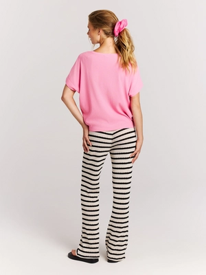 8---17651015_530_model_back-full_01