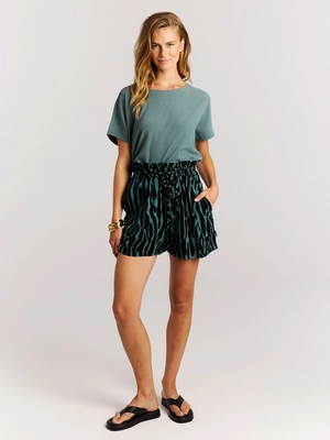 4---17651015_477_model_front-full_02