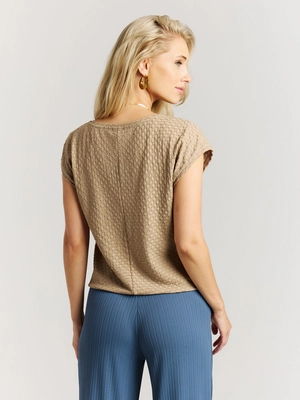 7---17661002_567_model_back-half_01