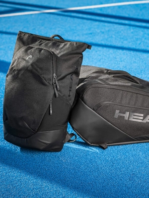 3---260035_260045_Lifestyle_Pro X Backpack 25L BK_Z8A0268 3200x3200