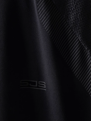 2---Napier-Men tee-B001-6-Detail