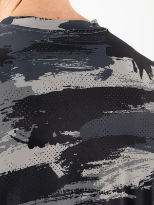 5---Norbert-Men tee-B001-4-Detail