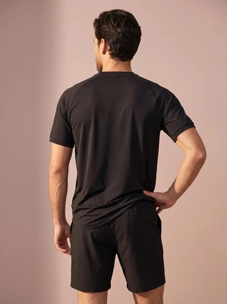 Nyder-Black-02