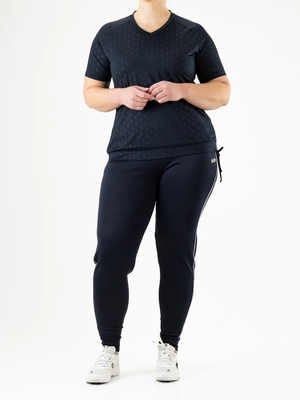 2---Izzie plus-Lady tee-N024-2-Totaal