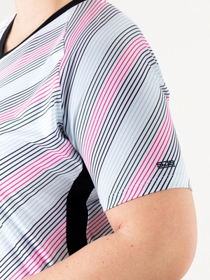 5---Izzie plus-Lady tee-W009-4-Detail