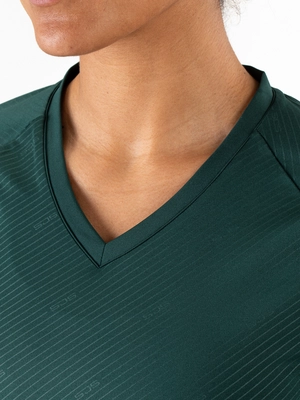 3---Izzie-Lady tee-L133-4-Detail