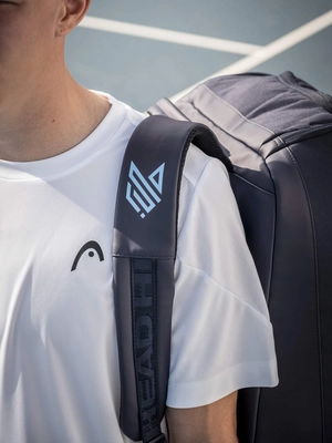 4----Lifestyle 260106 Pro Racquet Bag 53556 2400x3200