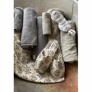 Terry_Hand_Towel-Organic_textiles-589-019_Stone-1_a06aea4f-897e-44fc-9359-c85e0bd3c455_1256x1800