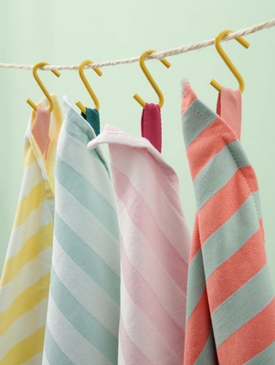 2---kitchentowels-colourful-aufha--nger_4e44aa97-41de-414d-a469-e4d2b3036b20