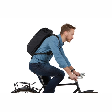 Thule_Paramount_Commuter_BP_TCBP118_Black_FS_03_3204729