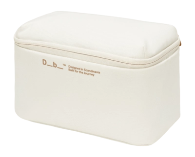 2---Essential_Washbag_S_Oatmilk_5000448901501_1-_no-bg