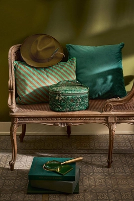 pip_studio_cosmetic_bags_fw2025_quilted_daisy_dreams_green_01_lr