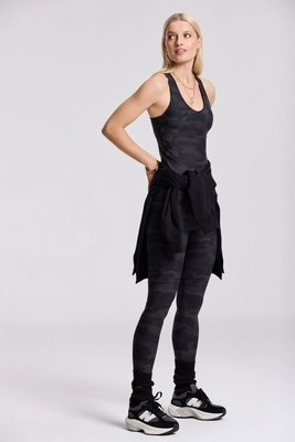 3---websize_Shot04_0124_Deblon_ecom_16dec24