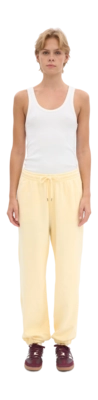 2---CS1019_Organic-Sweatpants-2.0_Soft-Yellow_Female_2-_no-bg