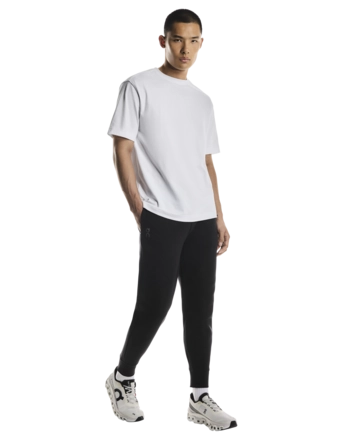 5---1MF30320553-focus_tech_sweatpants-fw25-black-m-4x5-tr-g3