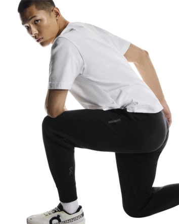6---1MF30320553-focus_tech_sweatpants-fw25-black-m-4x5-tr-g5