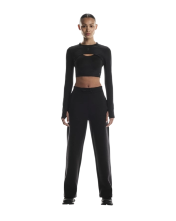 2---1WF30390553-focus_tech_sweatpants-fw25-black-w-4x5-tr-g1