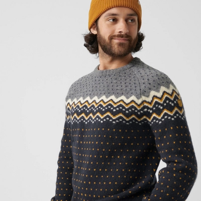 5---Ovik_Knit_Sweater_M_81829-555_E_MODEL_FJR