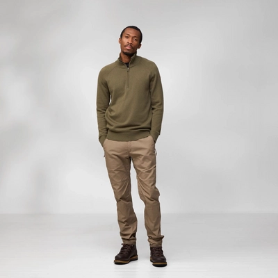 8---Ovik_Lite_Half_Zip_M_12600305-625_C_MODEL_0251