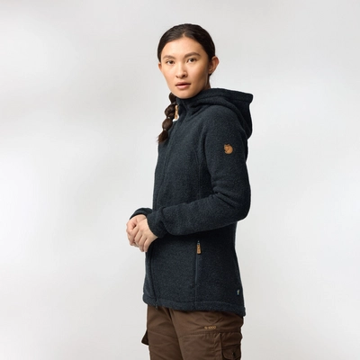 9---Kaitum_Fleece_W_14600261-555_J_MODEL_FJR
